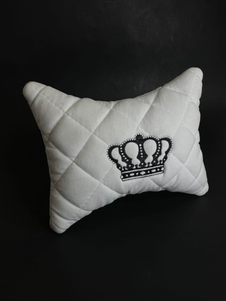 Подушка на подголовник белая с короной НАП-01-1