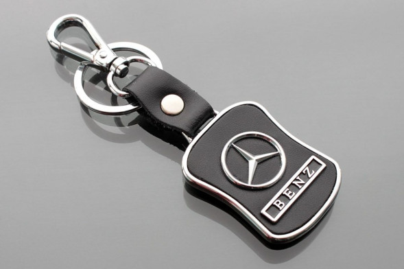 Брелок (черный) с надписью MERCEDES  (№25)