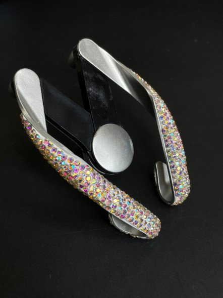 Держатель для телефона W с перламутровыми стразами МД-12