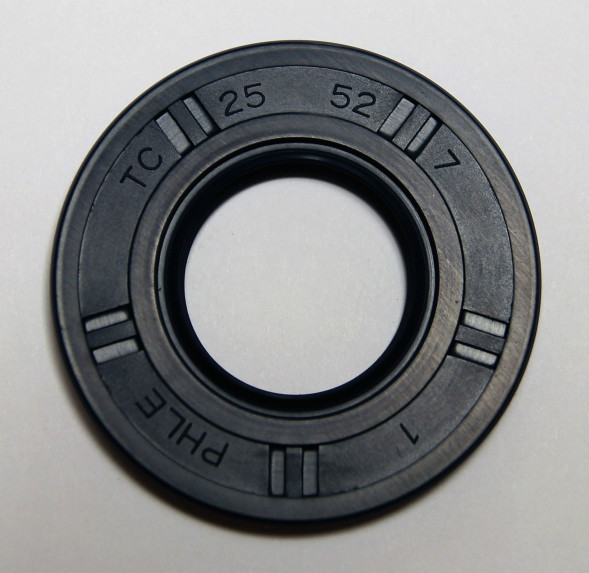 Сальник большой 25-52-7