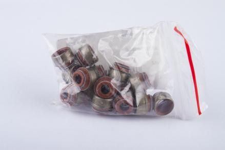 Сальник клапана ВАЗ 2110-2115 16V к-т AT 7026-008SB